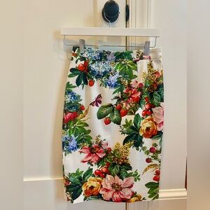 Dolce & Gabbana Multicolor Floral Pencil Skirt